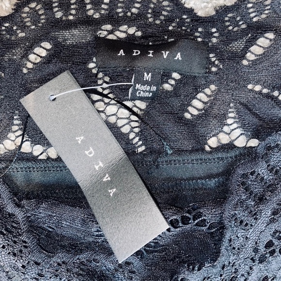 Black off the shoulder lace long sleeve - Picture 2 of 7